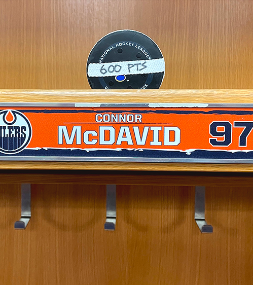 Connor McDavid n'a jamais eu besoin de si peu de matchs pour marquer 100 points