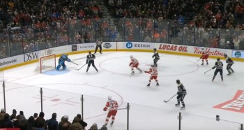 Une tentative audacieuse d'Elvis Merzlikins en toute fin de match