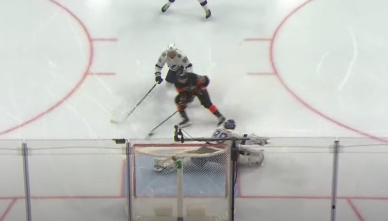 Un bien joli but de Claude Giroux