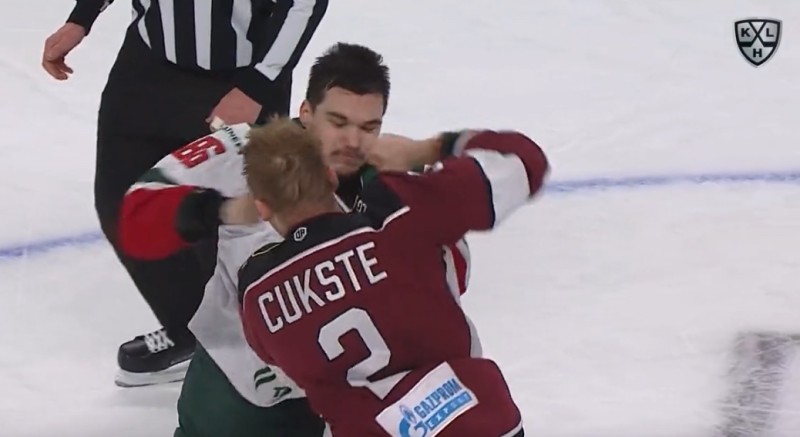 Le combat le plus court de l'histoire de la KHL