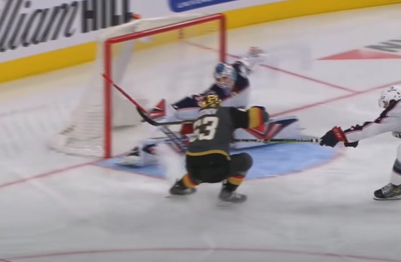 Elvis Merzlikins et MacKenzie Blackwood brisent deux contre-attaque