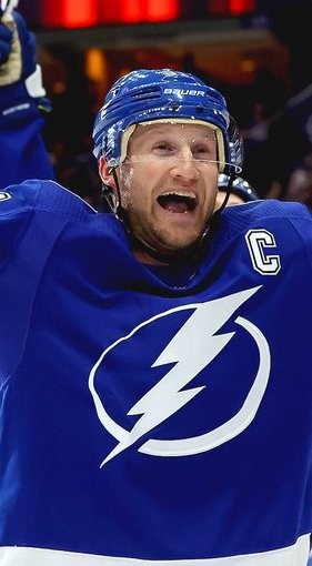 Steven Stamkos signe un  80e match de trois points en carrière