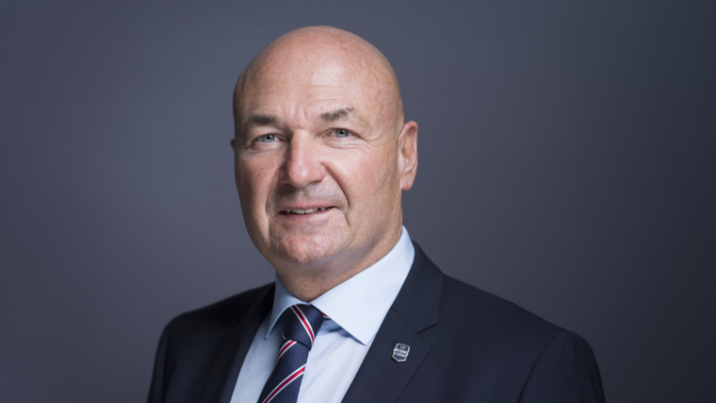 Le port du masque sera sans doute à nouveau obligatoire dans les patinoires suisses