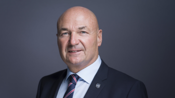 Le port du masque sera sans doute à nouveau obligatoire dans les patinoires suisses