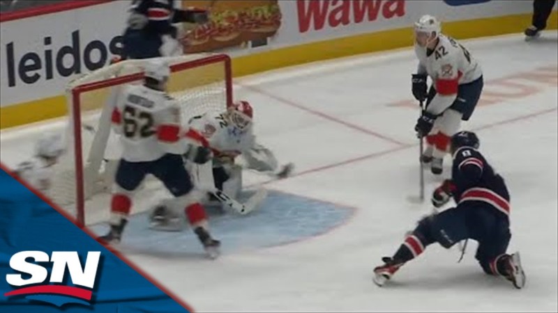 Alex Ovechkin signe un hat trick dont deux buts en une minute