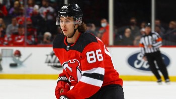 Jack Hughes obtient un meilleur contrat que Nico Hischier