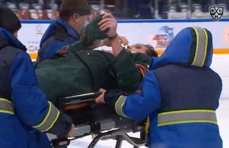 Une bien vilaine charge à la tête en KHL