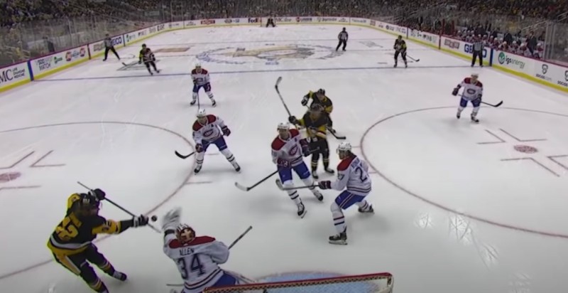 Un but assez original de Kasperi Kapanen