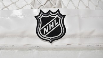 Avec plus de 100 joueurs dans le protocole covid, la NHL pourrait se mettre en pause et se rattraper pendant les JO