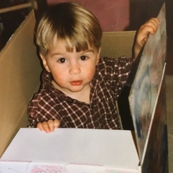 Quel joueur de NHL se cache derrière cette jolie frimousse ?