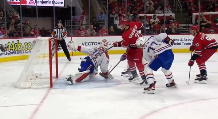 Nino Niederreiter marque pour les Hurricanes, les Sharks s'imposent également