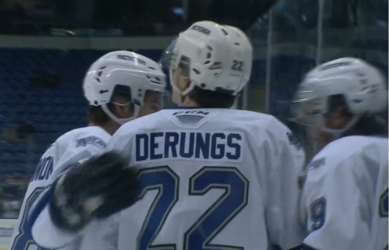 Keanu Derungs s'offre un doublé dans la victoire de Victoria