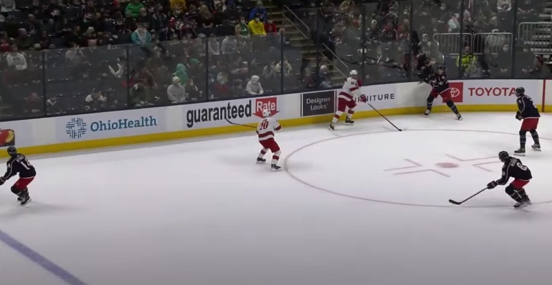 La relance parfaite d'Alexandre Texier depuis le fond de son camp