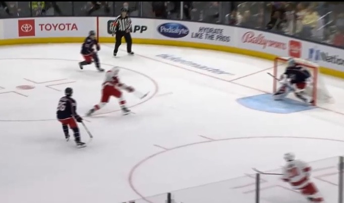 A voir : Nino Niederreiter marque son 10e but de la saison, Roman Josi son 11e