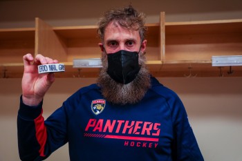 Joe Thornton a cinq coéquipiers qui n'étaient pas encore nés lors de son premier match en NHL