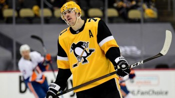 Evgeni Malkin devrait enfin entamer sa saison ce soir