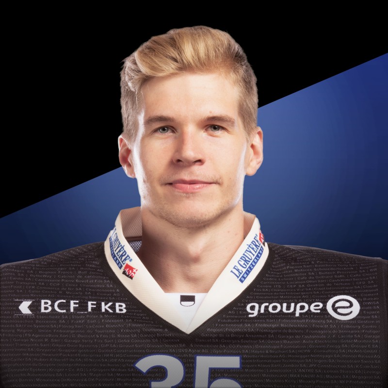Connor Hughes prolonge avec Fribourg