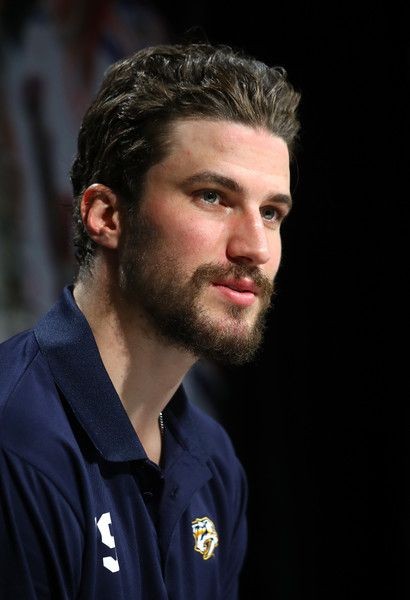 Roman Josi et Evgeny Kuznetsov au match des étoiles de NHL