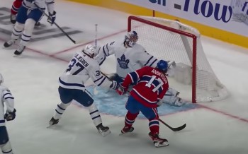 Un gros arrêt de Petr Mrazek face à Josh Anderson