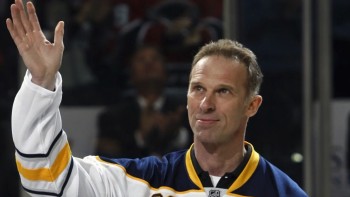 Dominik Hasek exhorte les joueurs russes de NHL à verser leur salaire à une aide humanitaire en faveur du peuple ukrainien