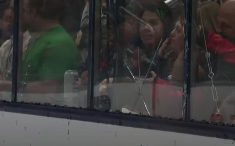 Un petit bris de glace après un shoot d'Alex Ovechkin