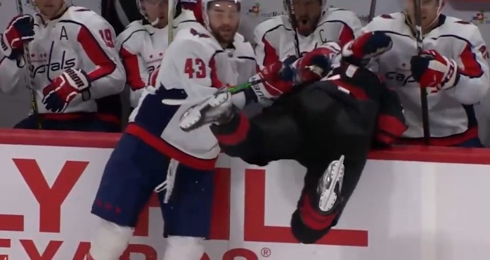 Un match et 26'000 dollars d'amende contre Nino Niederreiter