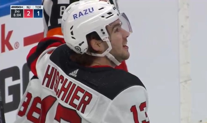 Nico Hischier marque mais les Devils s'inclinent, Julien Rod prend le meilleur sur Lorenzo Canonica
