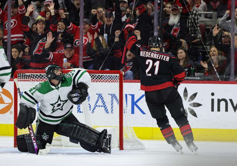 Une moisson de buts et de points pour nos Suisses de NHL mais des fortunes diverses