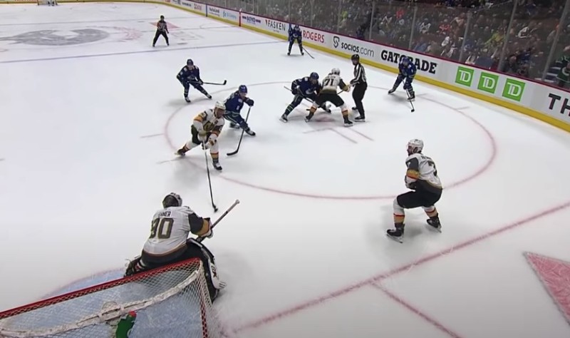 Alec Martinez marque un bien malheureux but contre son camp