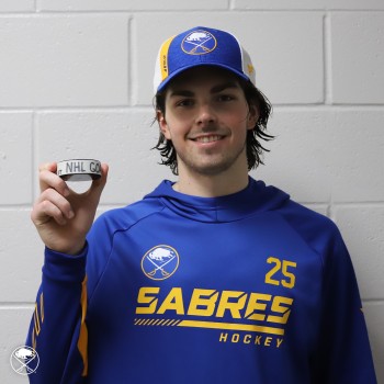 Owen Power marque son premier but en NHL