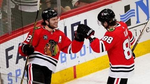 Patrick Kane et Alex DeBrincat atteignent de belles marques
