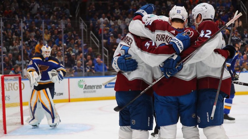 L'Avalanche file en finale d'association