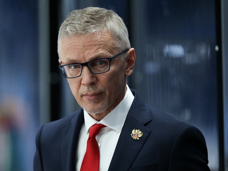 Igor Larionov va devoir évaluer... son fils