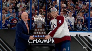 Cale Makar remporte le trophée Conn Smythe