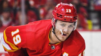 Les Flames et Matthew Tkachuk iront en arbitrage
