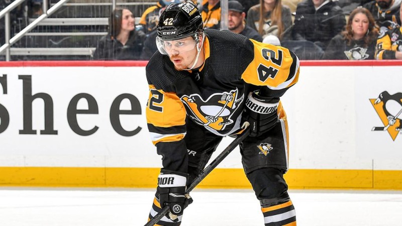 Kasperi Kapanen s'entend avec les Pens