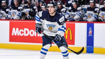 Kloten signe Arttu Ruotsalainen