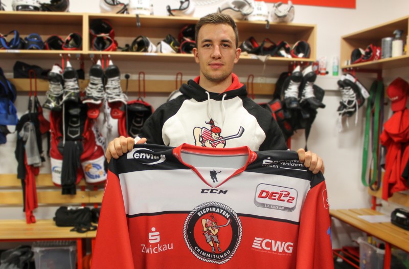 Eispiraten verpflichten Yannick Hänggi