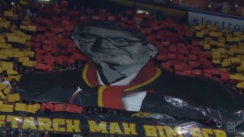 Les fans bernois ont réservé un bel hommage à Marc Lüthi