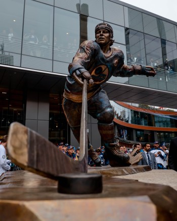Dale Hawerchuk a sa statue devant le stade des Jets