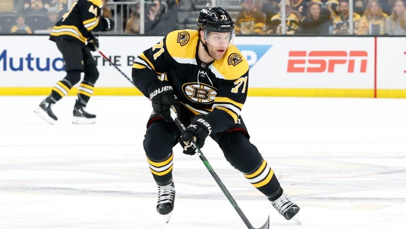 Taylor Hall manquera le début de saison des Bruins