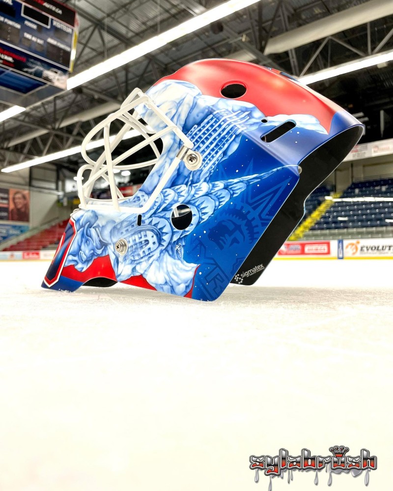 Le nouveau masque de Louis Domingue dans les détails