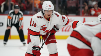 Echange entre les Canucks et les Hurricanes