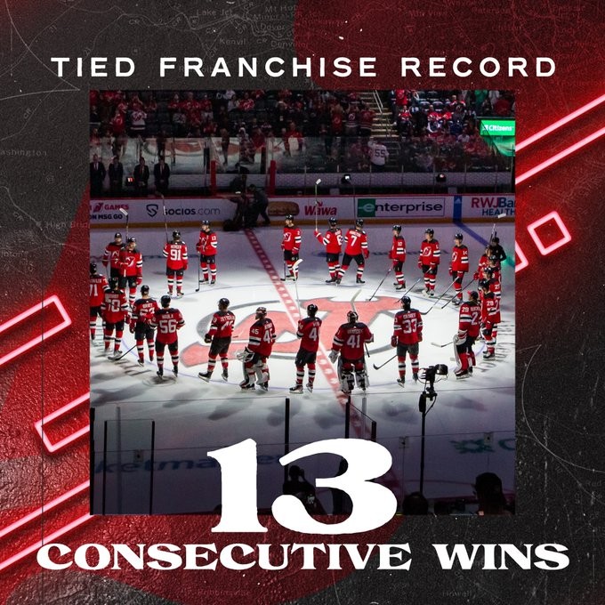 Les Devils égalent leur impressionnant record, trois points pour Nico Hischier, Roman Josi aide au gain des Predators