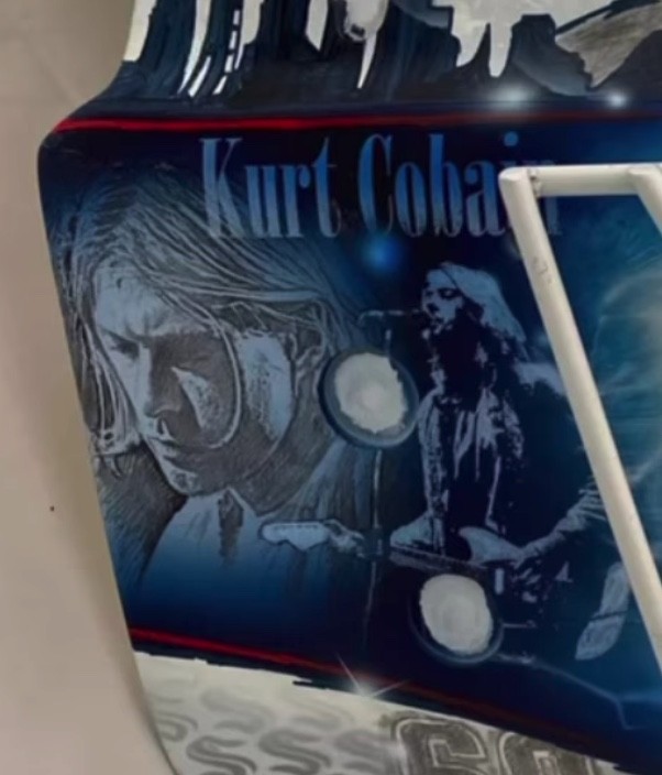Chris Driedgers neue Maske, die Kurt Cobain und Eddie Vedder gewidmet ist