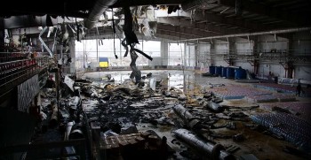 Eishalle des HC Donbass durch Raketen zerstört