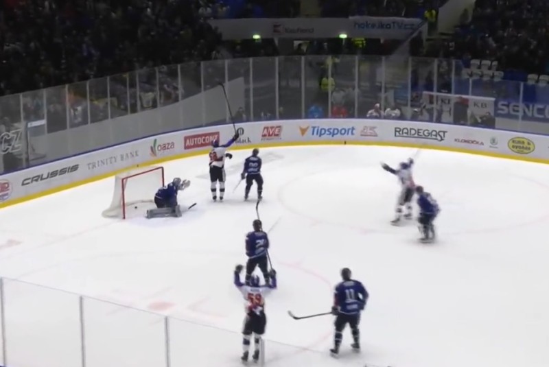 Mit 50 Jahren ist Jaromír Jágr immer noch effektiv vor dem Tor