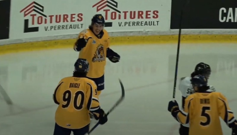 Leo Braillard Braillard erzielt sein erstes Tor in der Quebec Major Junior Hockey League