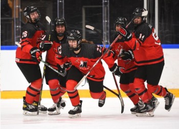 Mondiaux U 18 : le Canada s'impose en finale par 10 à 0 !