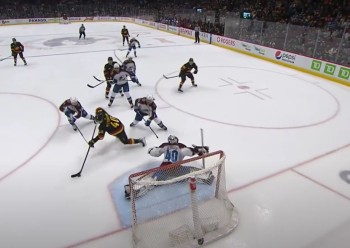 Elias Pettersson toujours aussi habile devant le but